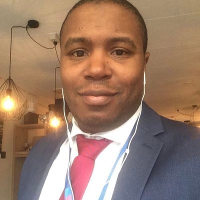 @binnenhofblog | Papa van Mika | HR organisatie adviseur | Lid van de PvdA & GL | Woke | Amerikanist | Deuger | Sportief | 🏋🏽♂️ 🥊 🚴♀️