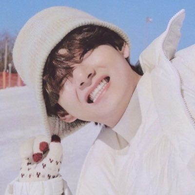 #김태형 ... listening to your voice makes me feel happy, not even angels could reproduce such an angelic sound. ˶ᵔᴗᵔ˶ bts, skz & atz