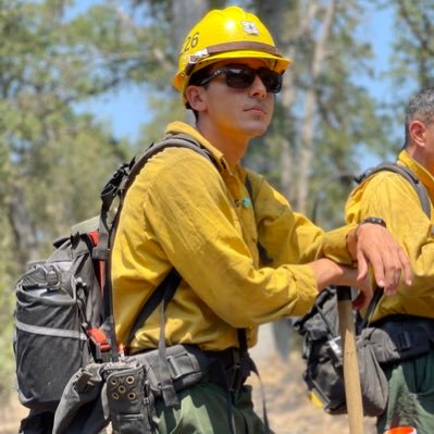 👨🏻‍🚒 🌲