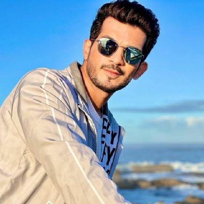I am here only for the most handsome man and my hero @thearjunbijlani ❤❤