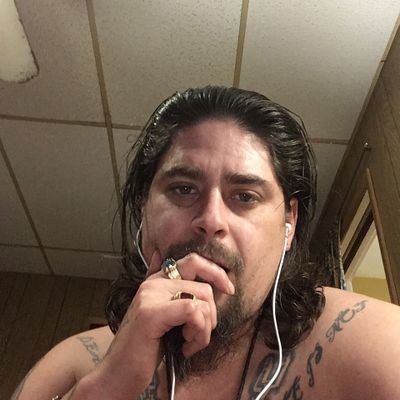 34 yrs old male looking for someone to hang with also be fuck buddies . maybe smoke sun 🍦 creama .  2109155194 # if you want to talk ….