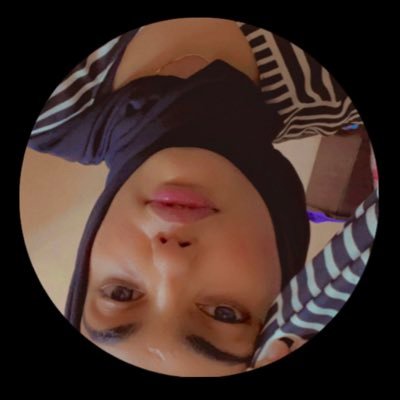 zoyaa_ishak's profile picture. Chocolate doesn't ask questions chocolate understands🍫