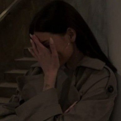 Bto75690120's profile picture. • إذا عرفوا إلى أينَ أنتِ ذاهبَة لن تصلِي عزيزتي 
دَعيهم يظنّون أنّكِ تائهَة  ..