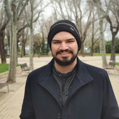 Venezolano. UCABista.