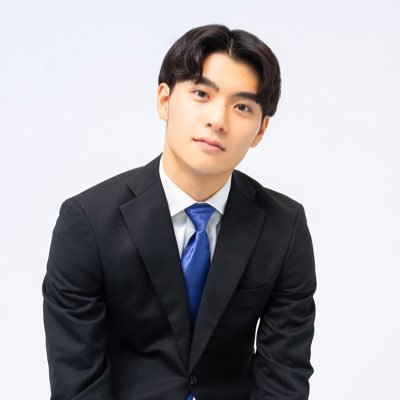 ミスターSFC2021準グランプリ🥈 _経済学部2年 _濃いめの眉と渋めの声がチャームポイント😎_趣味はゴルフ・グルメ巡り・映画・洋楽🏌️♂️ 応援ありがとうございました😆↓ぜひインスタのフォローも!🙏
