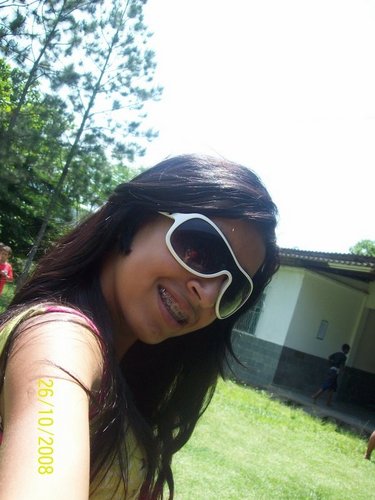 Eu sou uma menina super legal eu adoro sair ,brinca,aventura,estuda e etc...
odeio gente falva ,eu sou assim ser e pra falar fala na cara que e bem melhorr