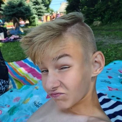 Fortnite Player / 116 pr / 18,1k arena / Trio: @rafik53811252 @dejvvJLGBT Duo: @rafik53811252 IGL / PC