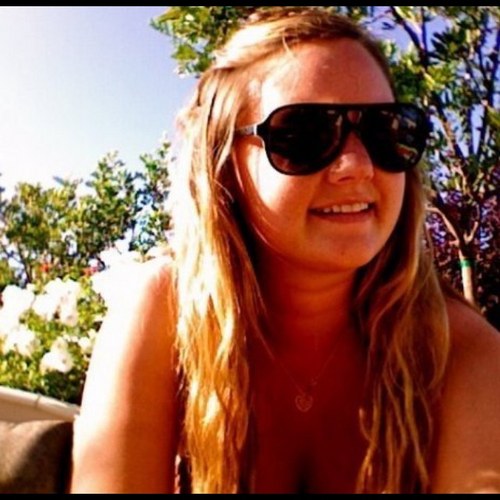 MalloryPoms's profile picture. 