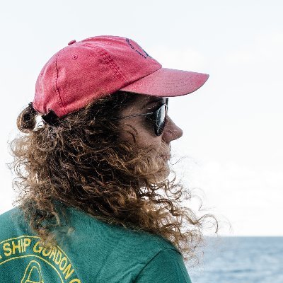 Ocean ecology & fisheries science. Current PhD candidate @MIT-@WHOI studying migratory top predators in the #oceantwilightzone. BSc @DalScience. 