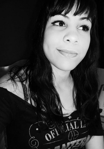 Apaixonada por tattoos, fotografia, design e cerveja.