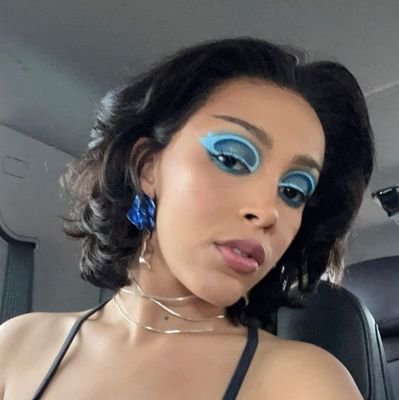 vacinastan's profile picture. ela/dela ⛈️