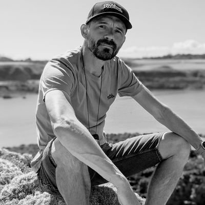 bobbybang77's profile picture. Top 3 skills are Singing, Washing up & Guessing.
Worst 3 skills are doing impressions, fighting and swimming.