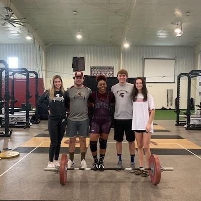 Senior🤷🏽♀️
Soccer⚽️goalie/defense
Olympic Weightlifting🤍
