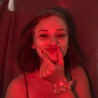 Zuzia30417863's profile picture. cześć