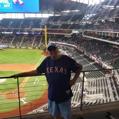 Big Sports Fan. Collect and sell sports cards. NBA, NFL, MLB, MLS. Follow me for FREE BONUS CARDS on All Your Paid Card Orders! Over 4,200 Cards to choose from!