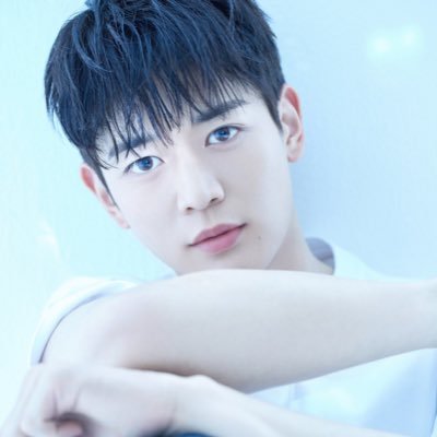 𝐑𝐏 ╱ 최민호 born on 1991 a man who has many talents with a handsome face 彼の才能を見るとあなたは恋に落ちるでしょう.