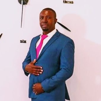 ticharno's profile picture. straight out of the ghetto into the streets. Manchester United supporter. Husband and father.