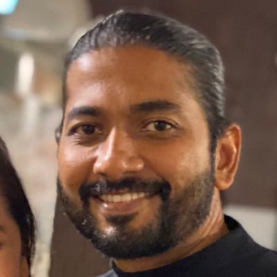 vektorForm's profile picture. Co-Founder & CEO @qweebi