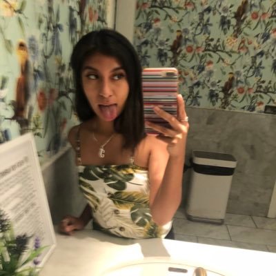 arianna_melchor's profile picture. |UNT Alumni| Assistant Buyer |