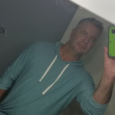 Father. Account Executive. Sales Executive. Merketing Rep. Golfer, and amateur comedian. Feel free to send a friend request.