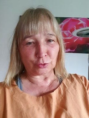 50+joung lady, interested for pädagogik, psychololigical, nature, human themes...
