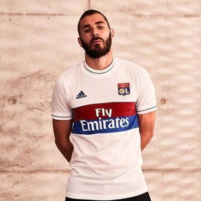 Rendez nous notre OL, Karim rentre à la maiz. #TeamOL