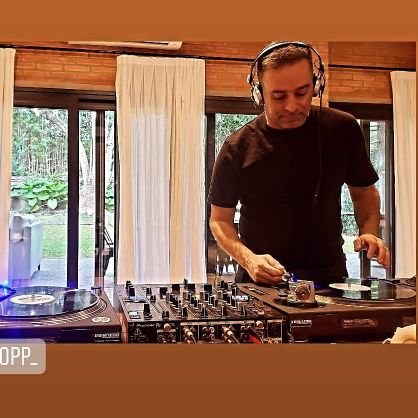 esteaoeste's profile picture. AR 
Emprendedor