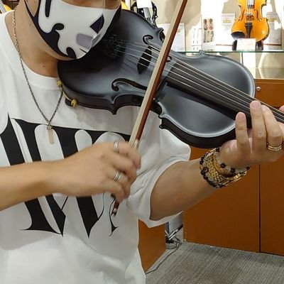 関節リウマチと大動脈弁閉鎖不全症という病気と日々付き合いながら、バイオリン🎻担いで老人ホームやデイサービスの施設で演奏のボランティア(感謝祭)活動をしています😁
あとは毎日のお弁当のツイートです、良かったらいいねして下さい😄
毎日が皆様にとって良い日でありますように🖖😊