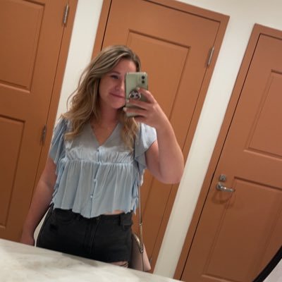 SamToTheMo's profile picture. SLP • dog lover • KC