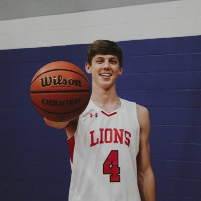 6’4 PF #23🏀 |Holy Trinity| Co ‘23 Email: levi_rdyer@icloud.com