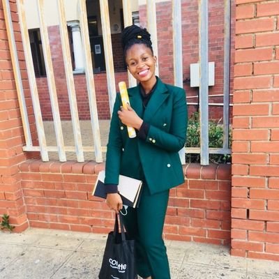 SinethembaAnele's profile picture. live|love|Laugh|💕💕 
👩‍🔧 construction management & quantity surveying|👙Crochet addict