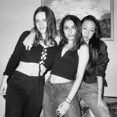 applejuice411's profile picture. goal: 1 million ❤️❤️😭