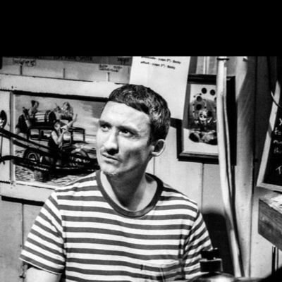 martimcsuperfly's profile picture. Talker of shite, reader of comics, drummer of drums.