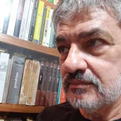 Professor Titular da ECO-UFRJ. Líder do ComMarx–Grupo Marxiano de Pesquisa em Informação, Comunicação e Cultura