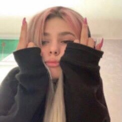 sleepyxoE's profile picture. stfu