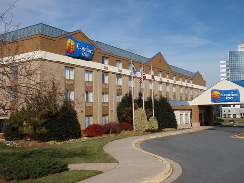 The Comfort Inn® Capital Beltway/I-95 North hotel is just off Interstate 95 and is ideally located between the cities of Washington, D.C. and Baltimore, MD.