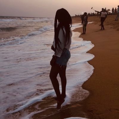 DogbeviFatou's profile picture. Je suis spécial