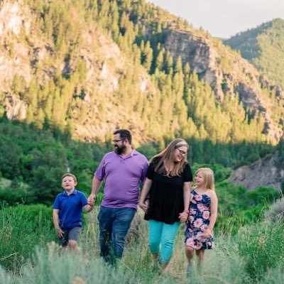 4Kruegers's profile picture. Mom, Wife, Kinder Teacher, Music Lover, Non Frequenter Twitterer