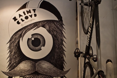 Saint Cloud is a friendly bike shop in down town Fitzroy. We are strong believers in supporting and endorsing unique and exclusive bicycle products.