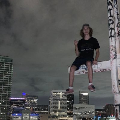 crazyconcertkid's profile picture. I’m the kid who thinks going to concerts is a personality