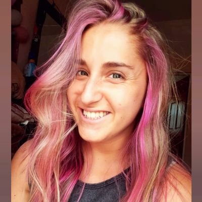 Bermudian teacher in Nova Scotia. Lover of music, sunshine, and the ocean.💕🎶🌊
She/Her
bookstagram: @ theocean.rose 📚