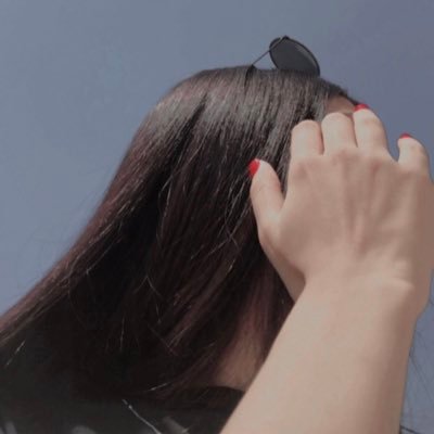 cherryliious's profile picture. Daha iyi gunler olacak🥀✨ Life in plastic,is fantastic!