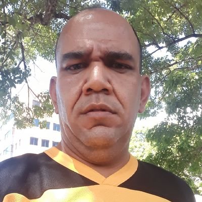 Profesor en artes industriales, deportista, arbitro de softbol, padre de dos hermosas nenas. Maracay-Edo.Aragua-Venezuela