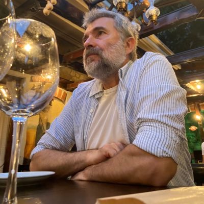Konuşmacı Eğitmen @akilevi nin kurucusu Yayıncı @yolyayin Yöneticinin Aydınlanma Kılavuzu ve Düşündüren Mantık Bulmacalarının Yazarı Yaşıyor Şimdilik…