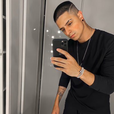 kypzniike's profile picture. 