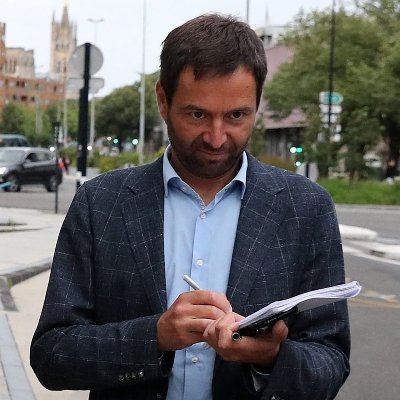 Journaliste - Directeur adjoint de La Nouvelle République @nrpoitiers et Centre Presse @centre_presse dans la Vienne. Passé par @lestrepublicain et la @NR_Tours