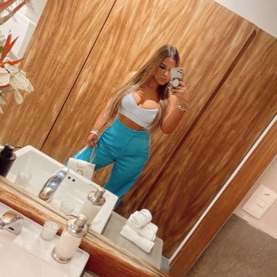 moniisuarez0's profile picture. 