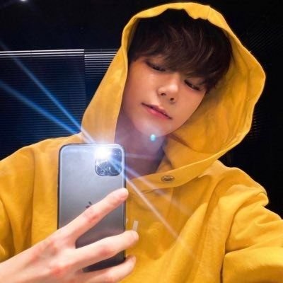 Laciiikaboy's profile picture. 主にベンチャーキャピタルへの事業投資をやっています。前澤社長のように1人でも多くの方を救いたいと思い期間限定で『一律配布』を行います。