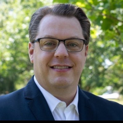 Signals into sales for service pros | Right people | Clear words | Real clients