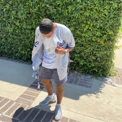 zacdamac922's profile picture. life happens